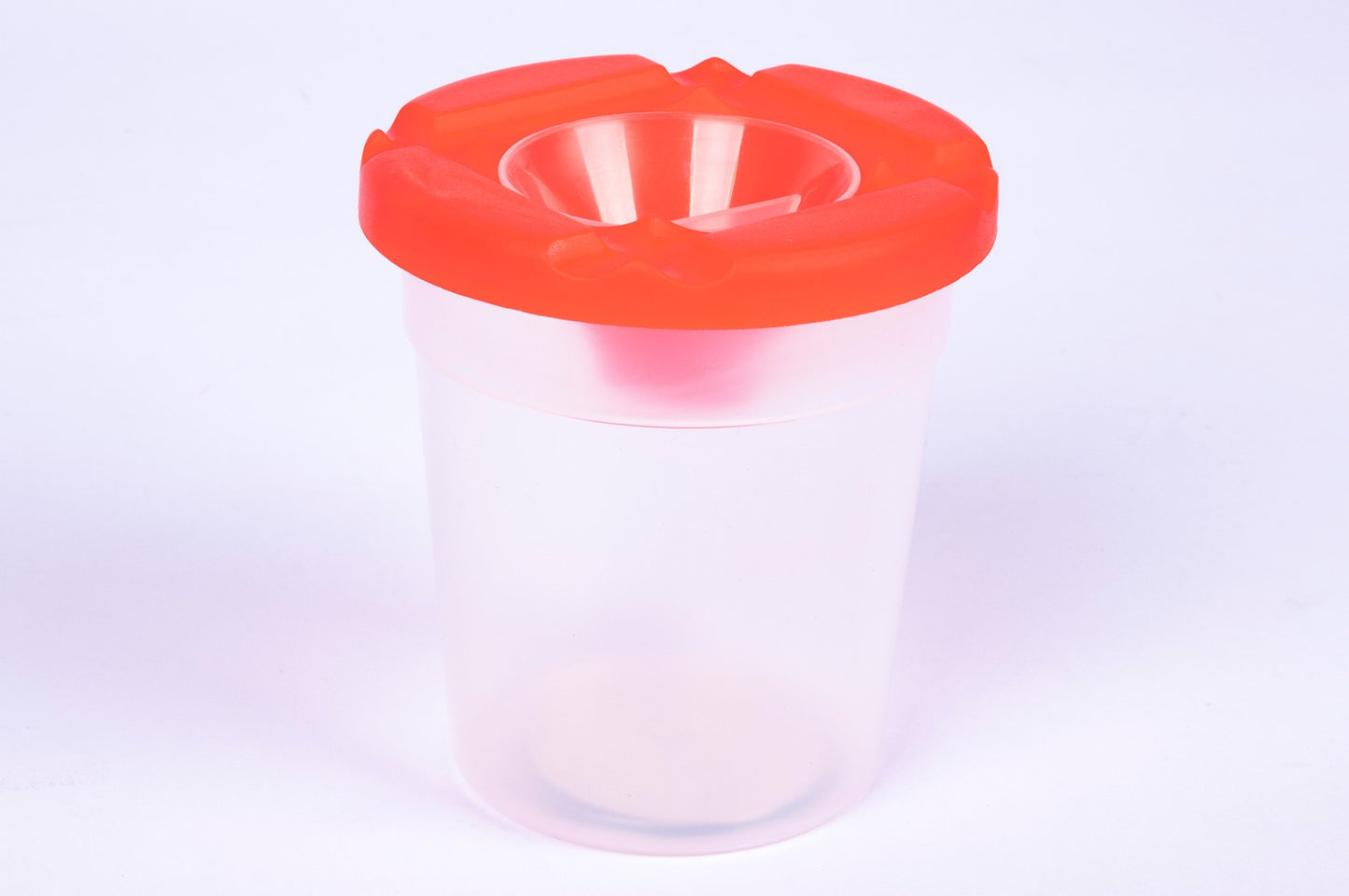 Paint pot with anti-spill lid