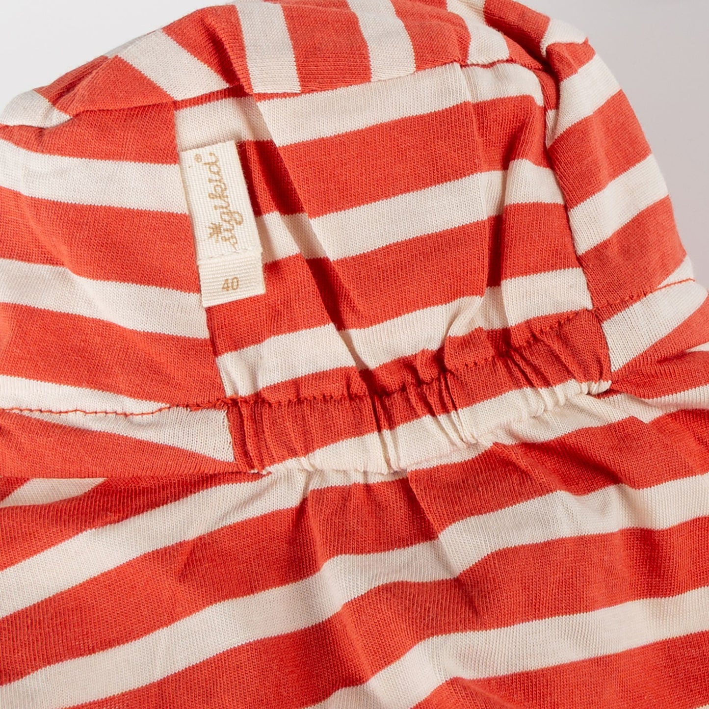 Baby-Sonnenhut mit Nackenschutz
