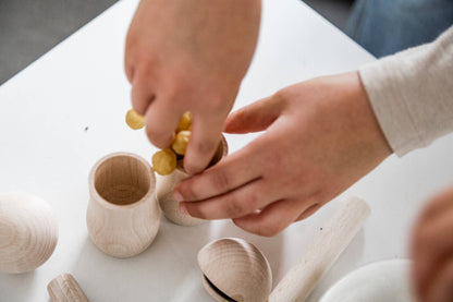 Creatieve rammelaar "Frieda" vulling & kleur | houten speelgoed