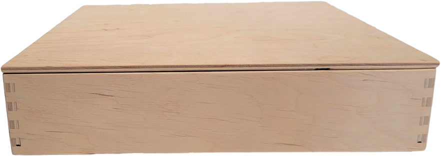 Wooden play tray with lid (25x25x5 cm)
