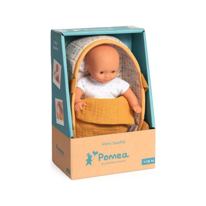 Mini muñeca Sasha con moisés (normalizado)