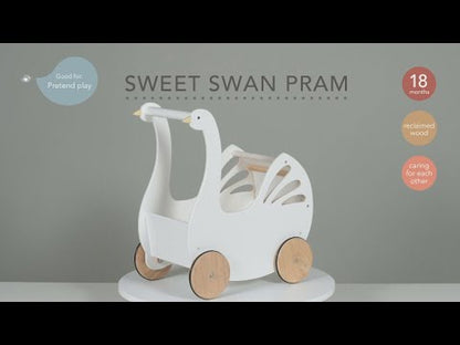 Sweet Swan Pram